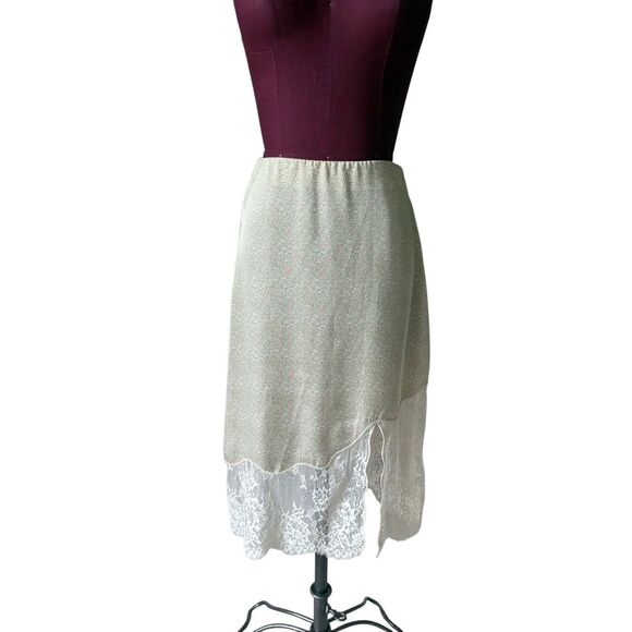Aritzia Wilfred Sonnet ditsy Floral Lace Skirt size 2 Green - Picture 3 of 14